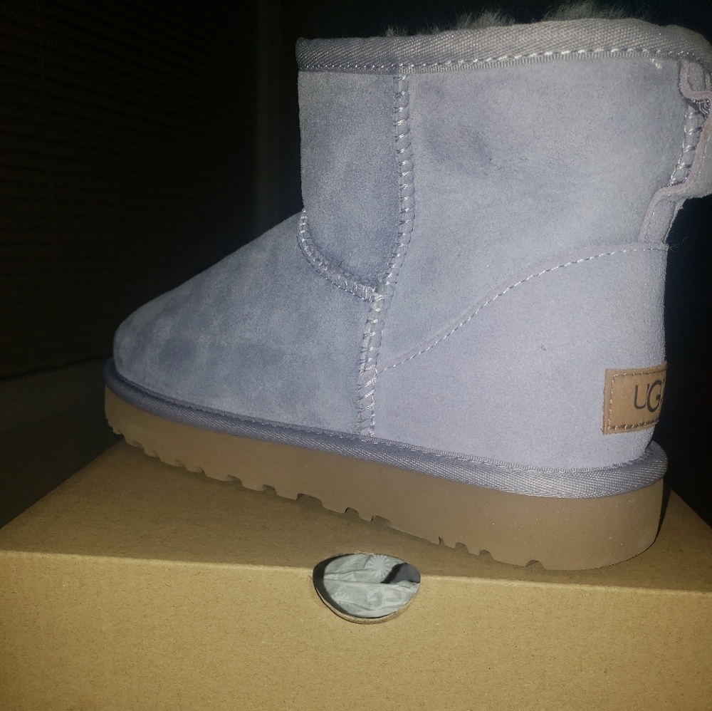Uggs mini ll